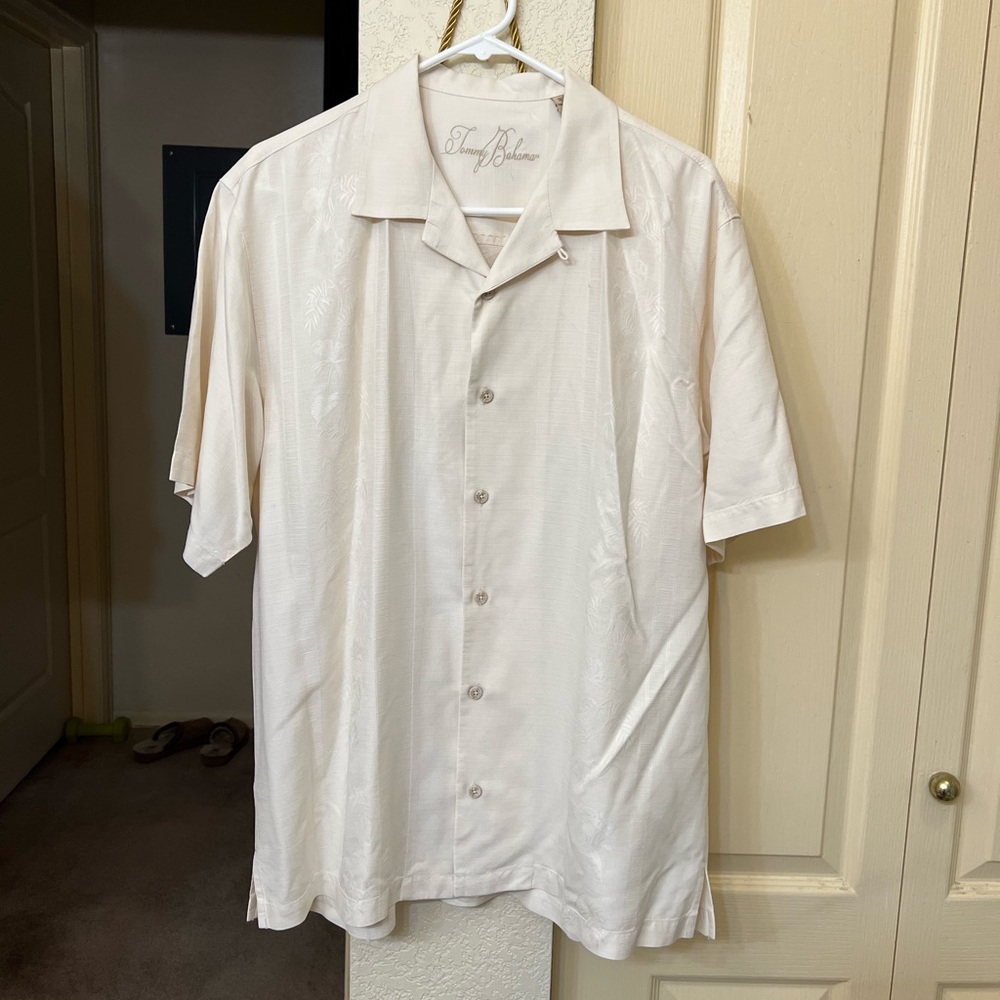 😍😍Tommy Bahama tops 😍😍